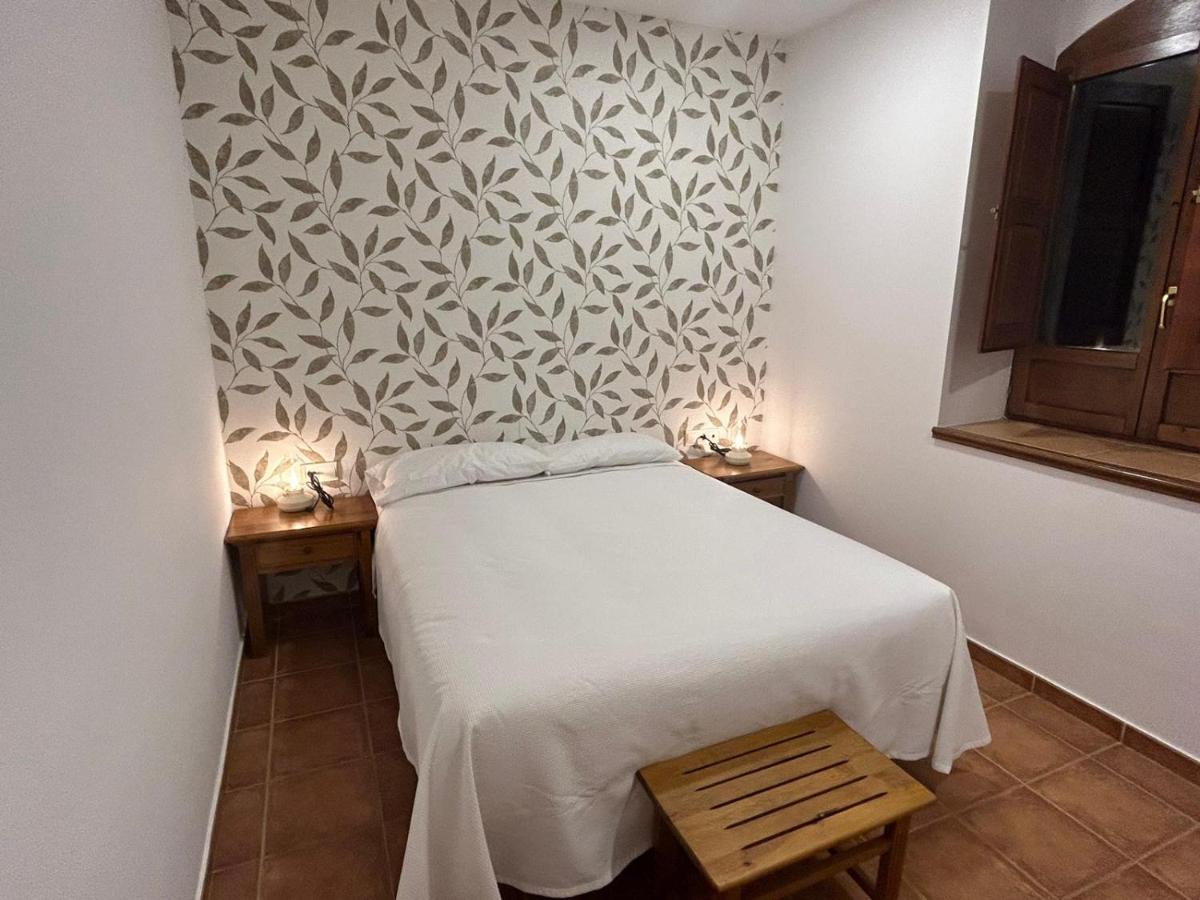 Hostal Villa El Colmenar Mombeltran ภายนอก รูปภาพ