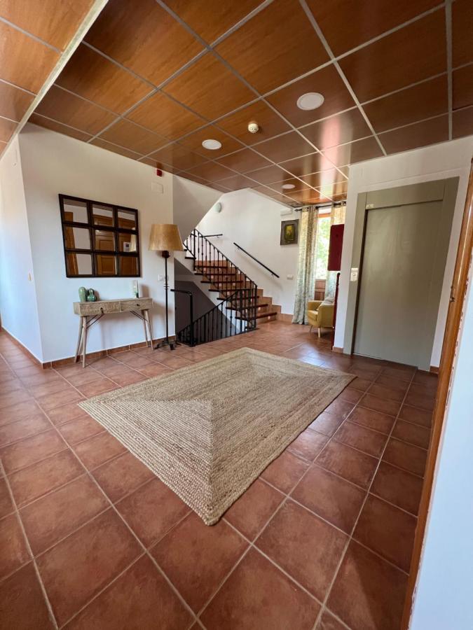 Hostal Villa El Colmenar Mombeltran ภายนอก รูปภาพ