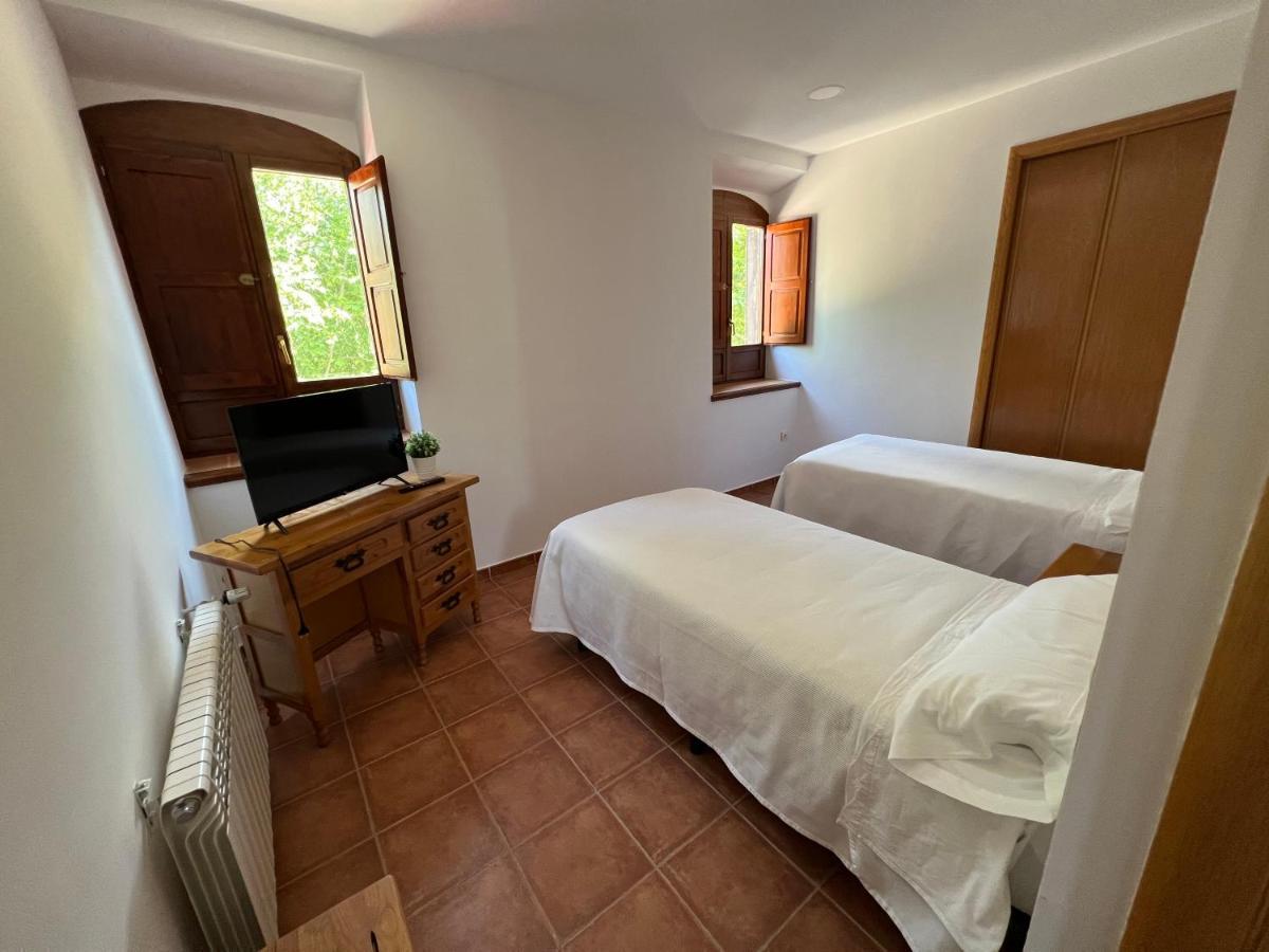 Hostal Villa El Colmenar Mombeltran ภายนอก รูปภาพ