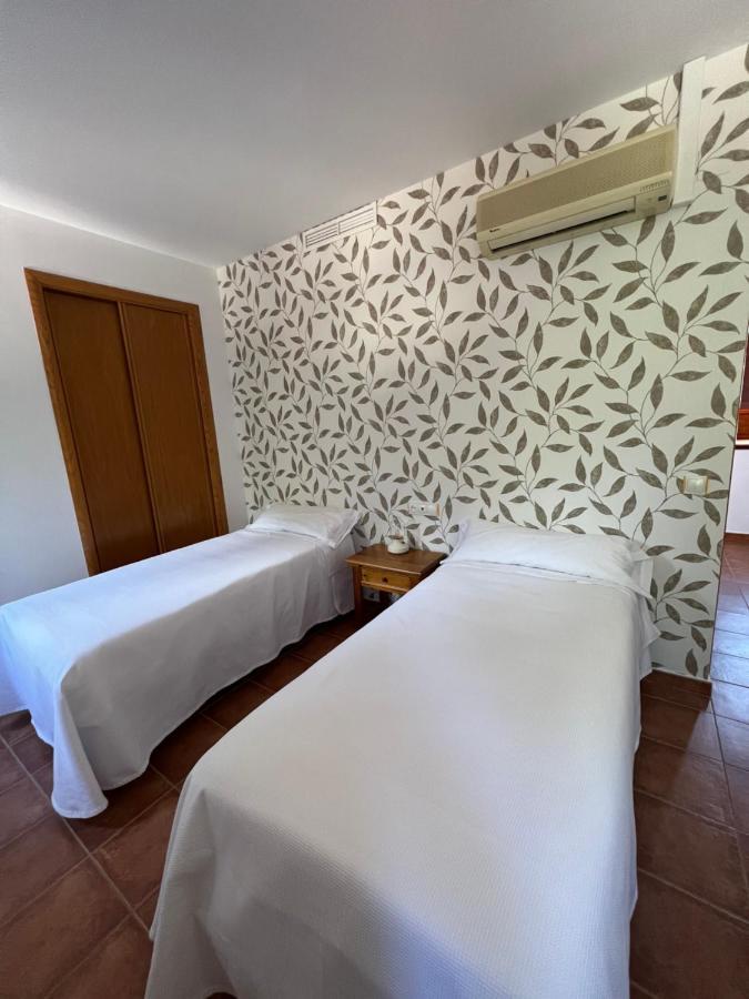 Hostal Villa El Colmenar Mombeltran ภายนอก รูปภาพ
