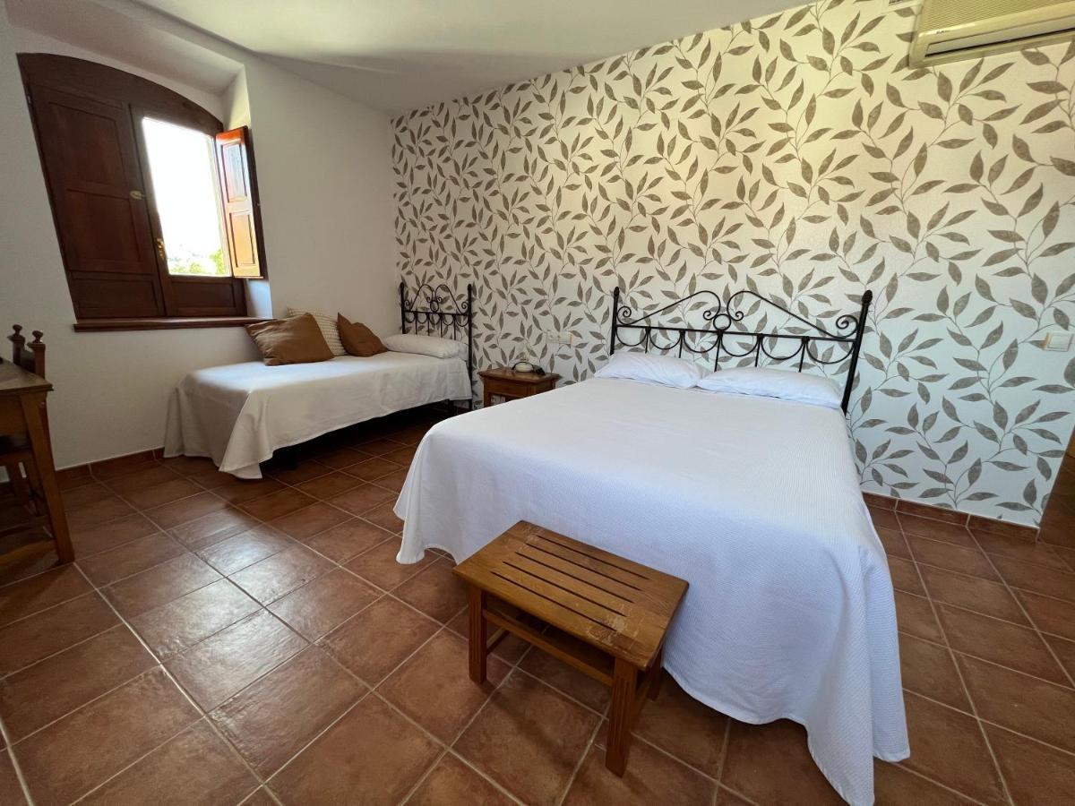 Hostal Villa El Colmenar Mombeltran ภายนอก รูปภาพ